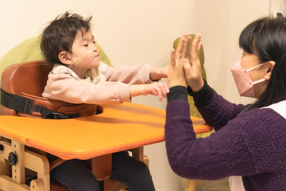 「障害児訪問保育アニー」のご紹介